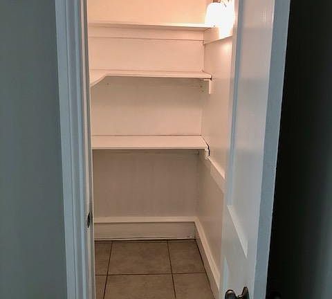 Walk-in Kitchen Pantry