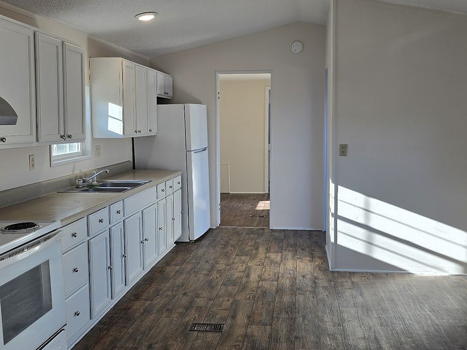 1st image of 101 Hudson Ln