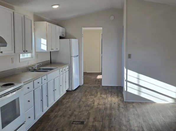 101 Hudson Ln, New Bern, NC 28560