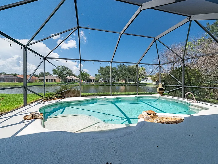 2081 Brookshire Cir — Photo 38