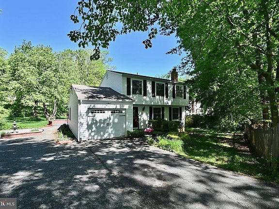 2nd image of 4176 Waterway Dr