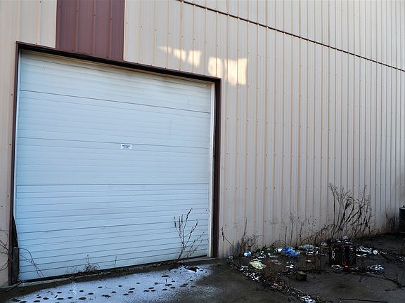 5th image of 3047 W Pasadena Ave