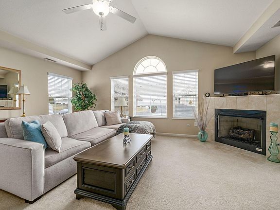 3rd image of 5326 Bridwell Ln
