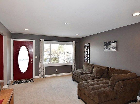 2nd image of 1206 W Galena Blvd