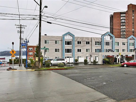 2nd image of 25 North Broadway