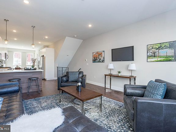 3rd image of 1842 Frankford Ave #1