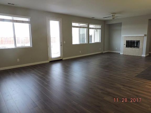 5th image of 11776 Cliffrose Ct