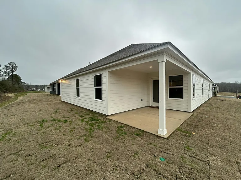 309 Oakmont Cir — Photo 1