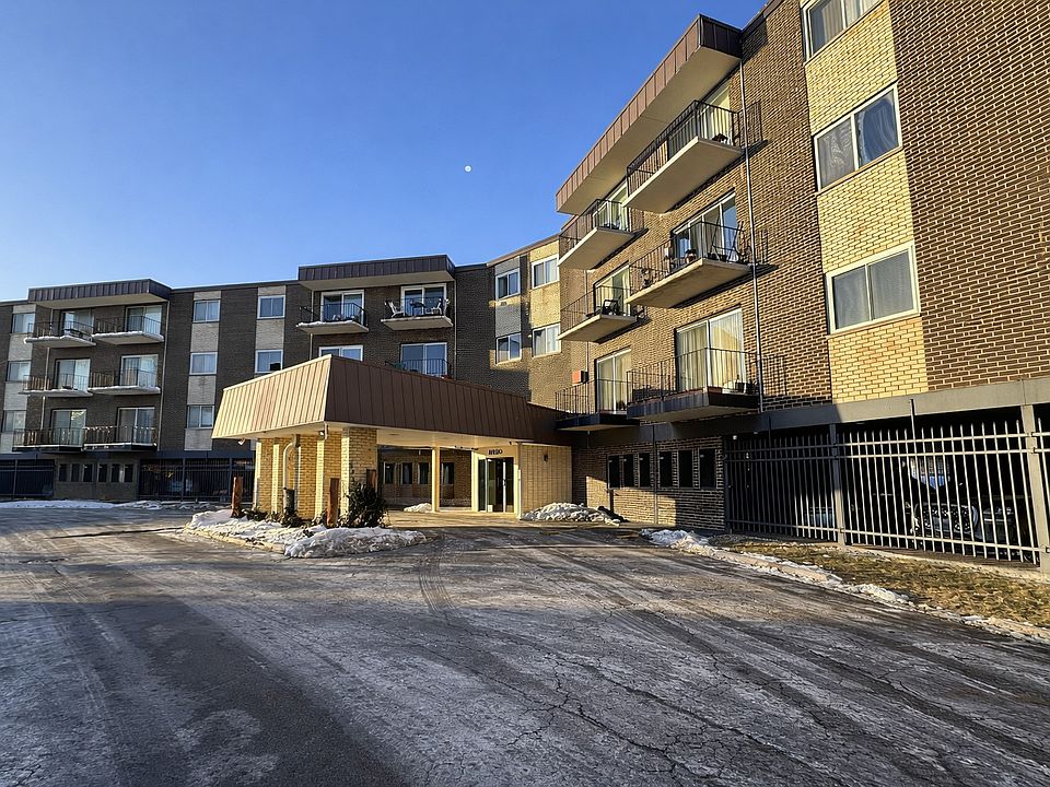 1st image of 9820 S Pulaski Rd APT 122