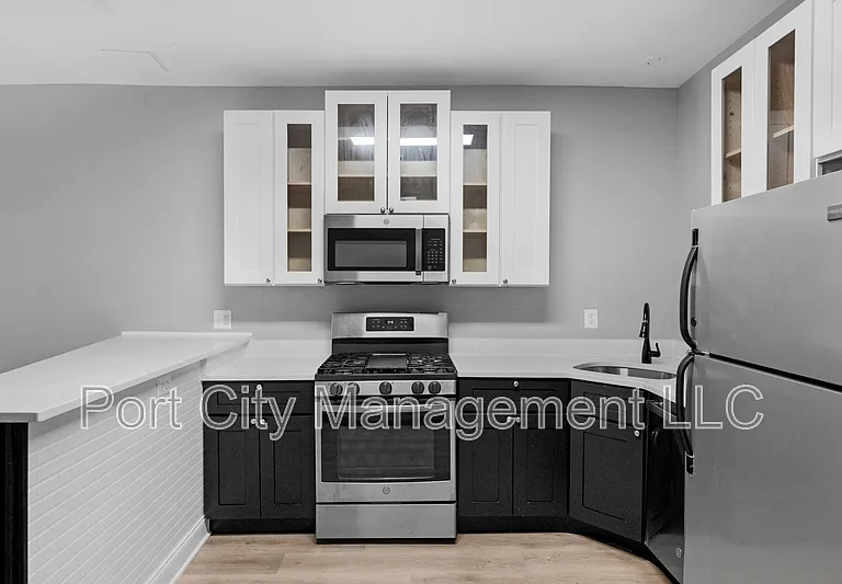 1416 N Milton Ave — Photo 6