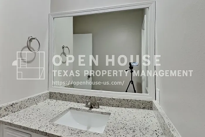2127 Jamara Ln — Photo 17