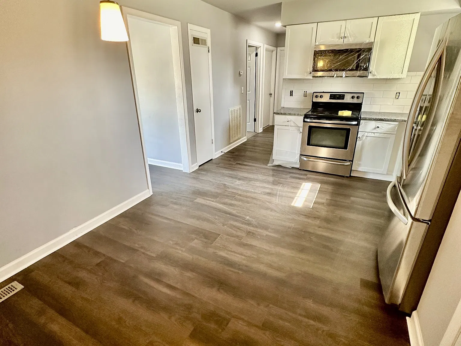 3 bed, 1.5 bath, 1057 sqft, $1,850 — Photo 4