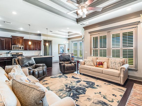 4th image of 102 Birchview Dr