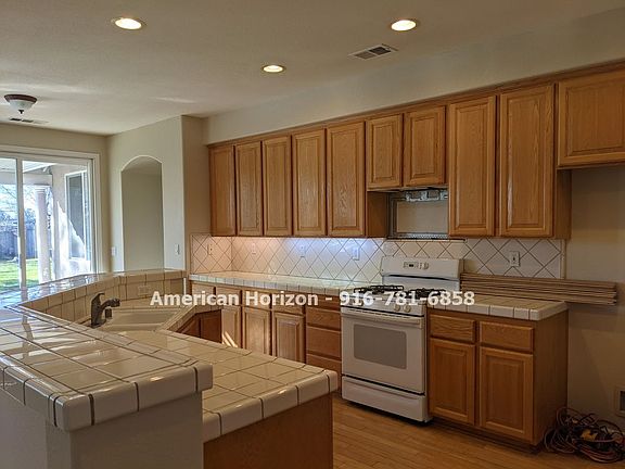 3rd image of 649 Tamarindo Way