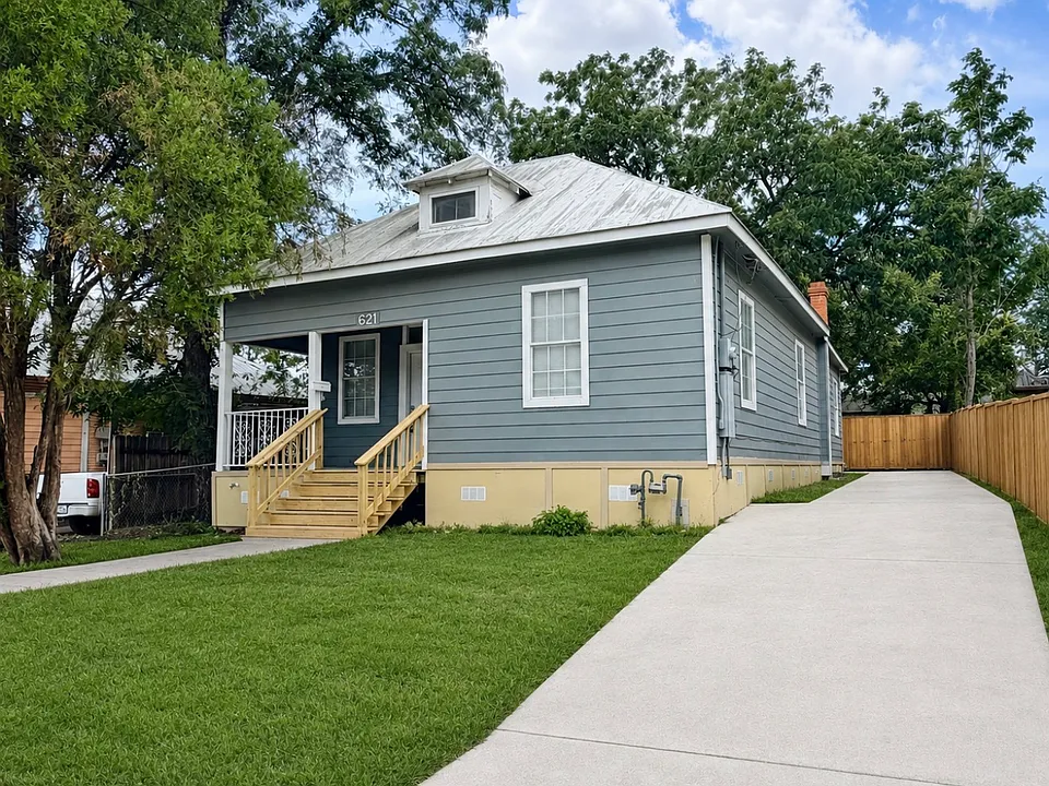 621 Porter St
