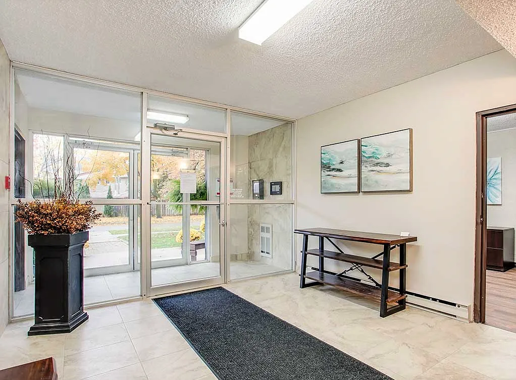L'Alpin Apartments — Photo 3