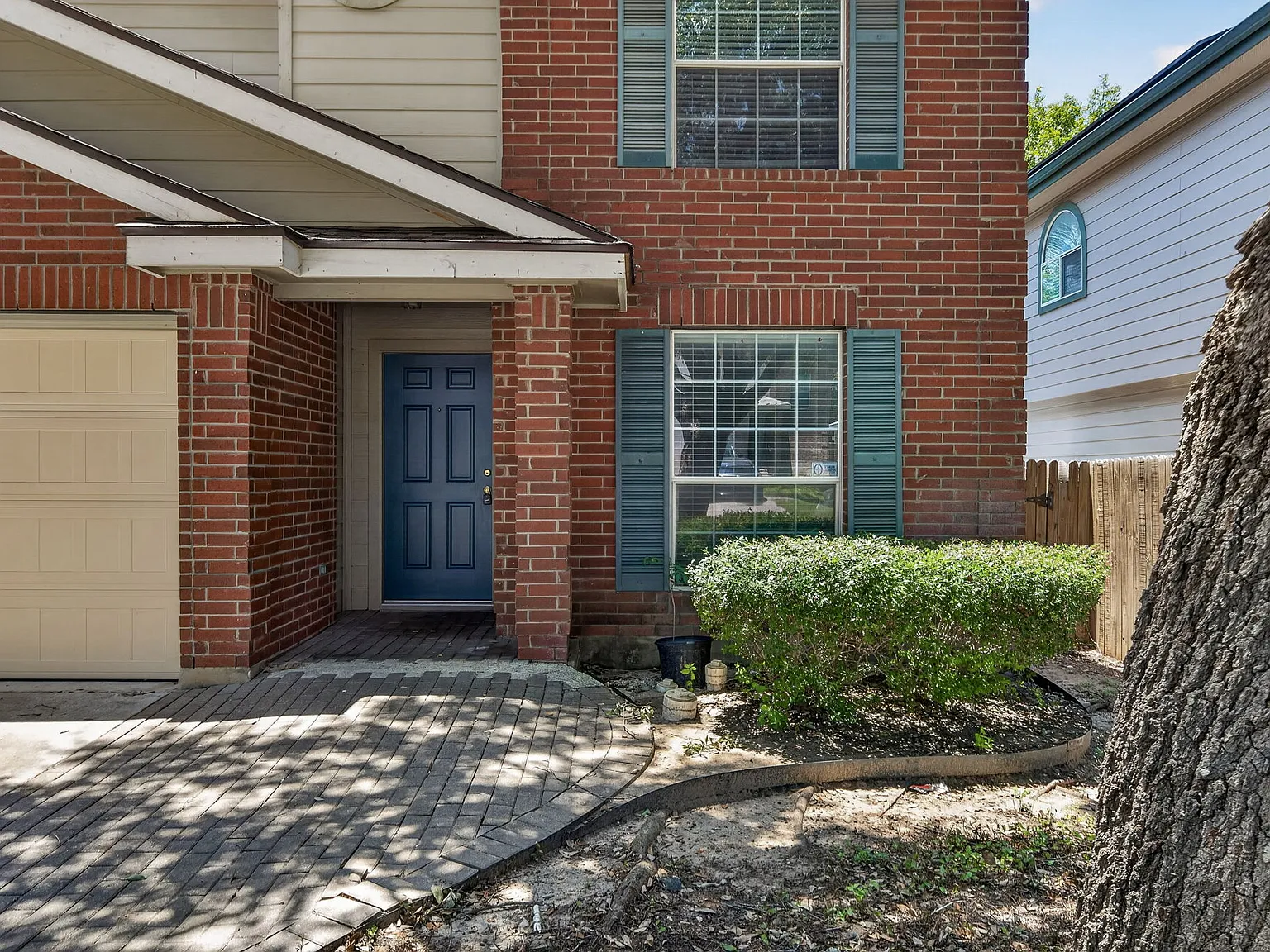 3 bed, 2.5 bath, 2231 sqft, $1,750 — Photo 2