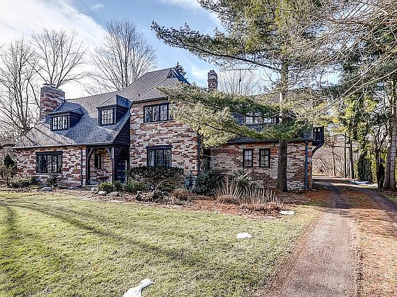 2nd image of 22142 Forest Dr