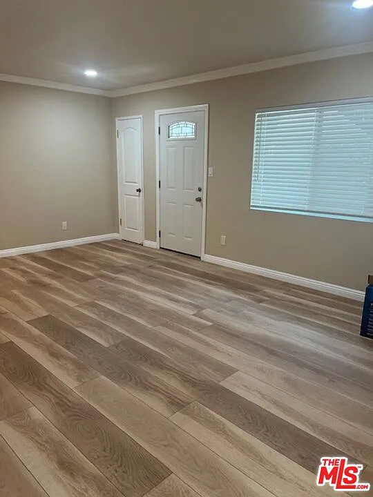 2 bed, 2.0 bath, 5704 sqft, $2,900 — Photo 3