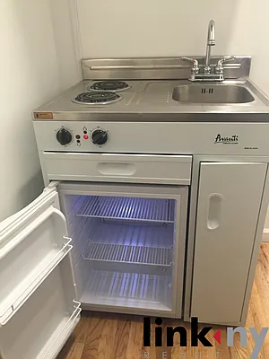 Rented by Link NY Realty | media 46