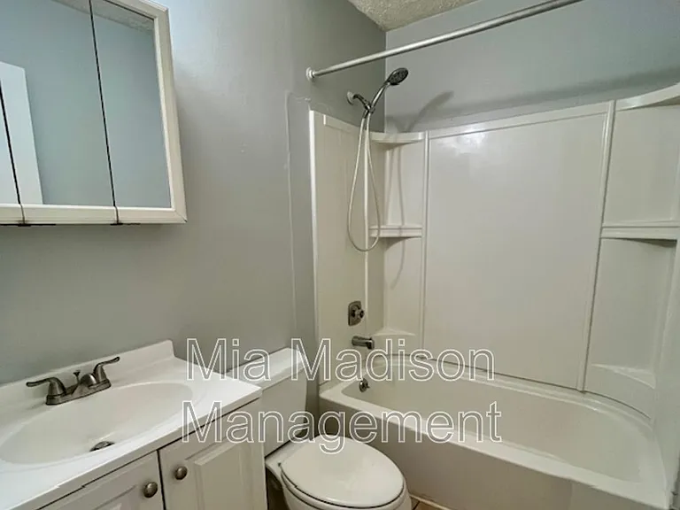 2522 Semken Ave #D — Photo 9