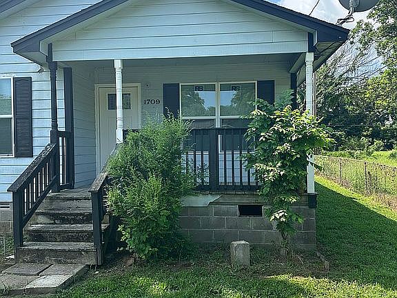 2nd image of 1709 Sales St