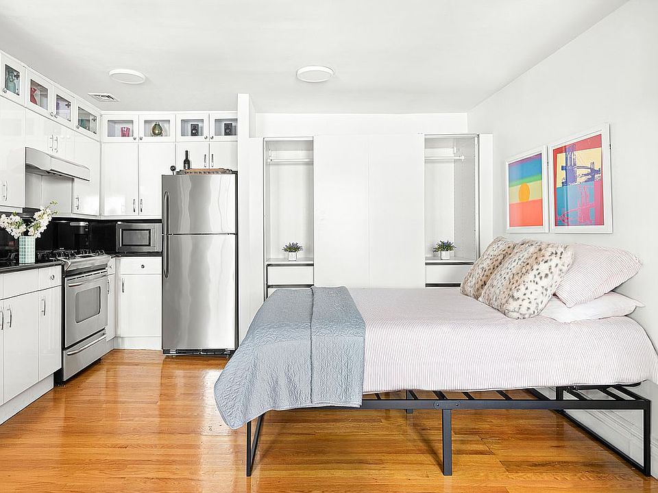 1st image of 340 W 11th St APT 3EF