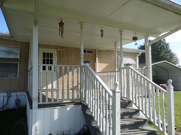 3rd image of 19 Jonquill Dr