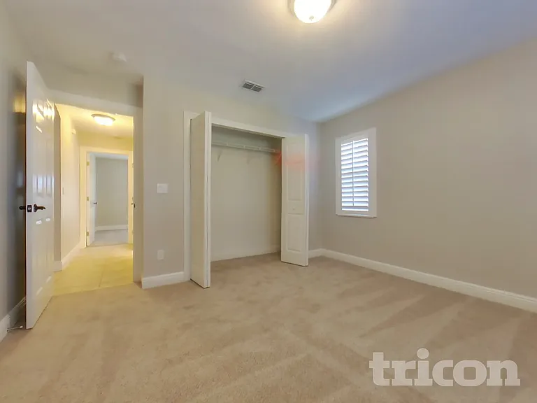 10902 Versailles Blvd — Photo 13