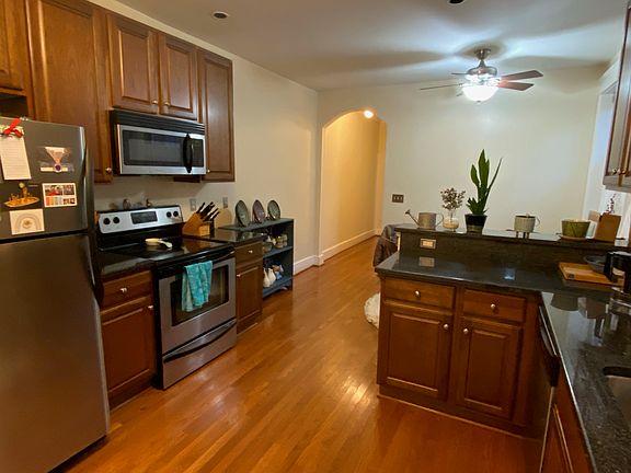 3rd image of 2906 E Broad St APT 3