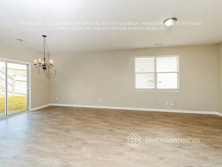 2718 Farmstead Ct — Photo 11