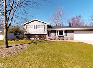 201 Sandra Ln, Normal, IL 61761