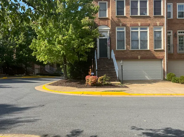 1811 Dawson St, Vienna, VA 22182