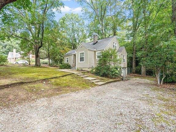 5th image of 301 Brookwood Dr