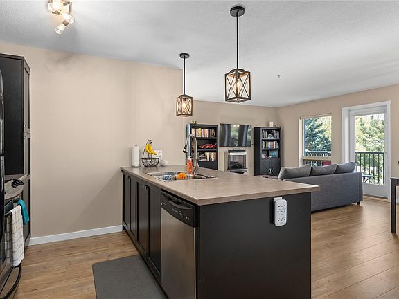 5th image of 555 Franklyn St #310