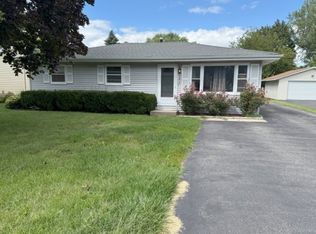 5014 Willow Ln, McHenry, IL 60050