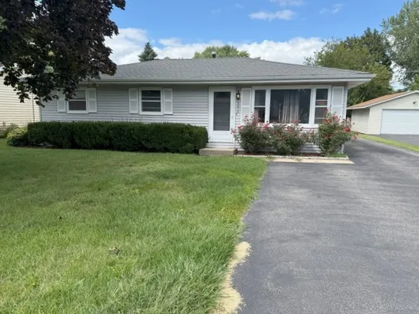 5014 Willow Ln, McHenry, IL 60050