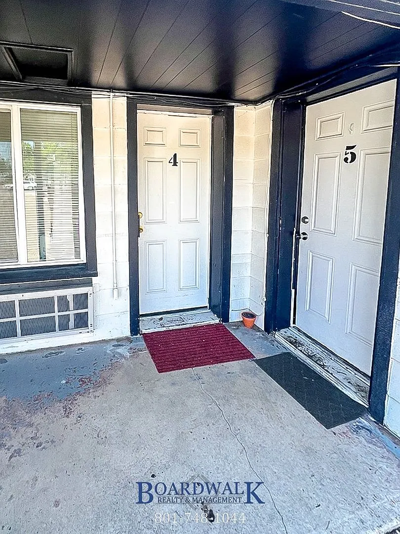 Studio, 1.0 bath, 500 sqft, $650 — Photo 3