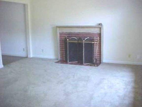 2nd image of 5561 Fernwood Dr