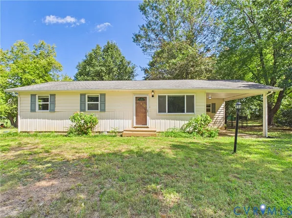 79 Lake Dr, Farmville, VA 23901