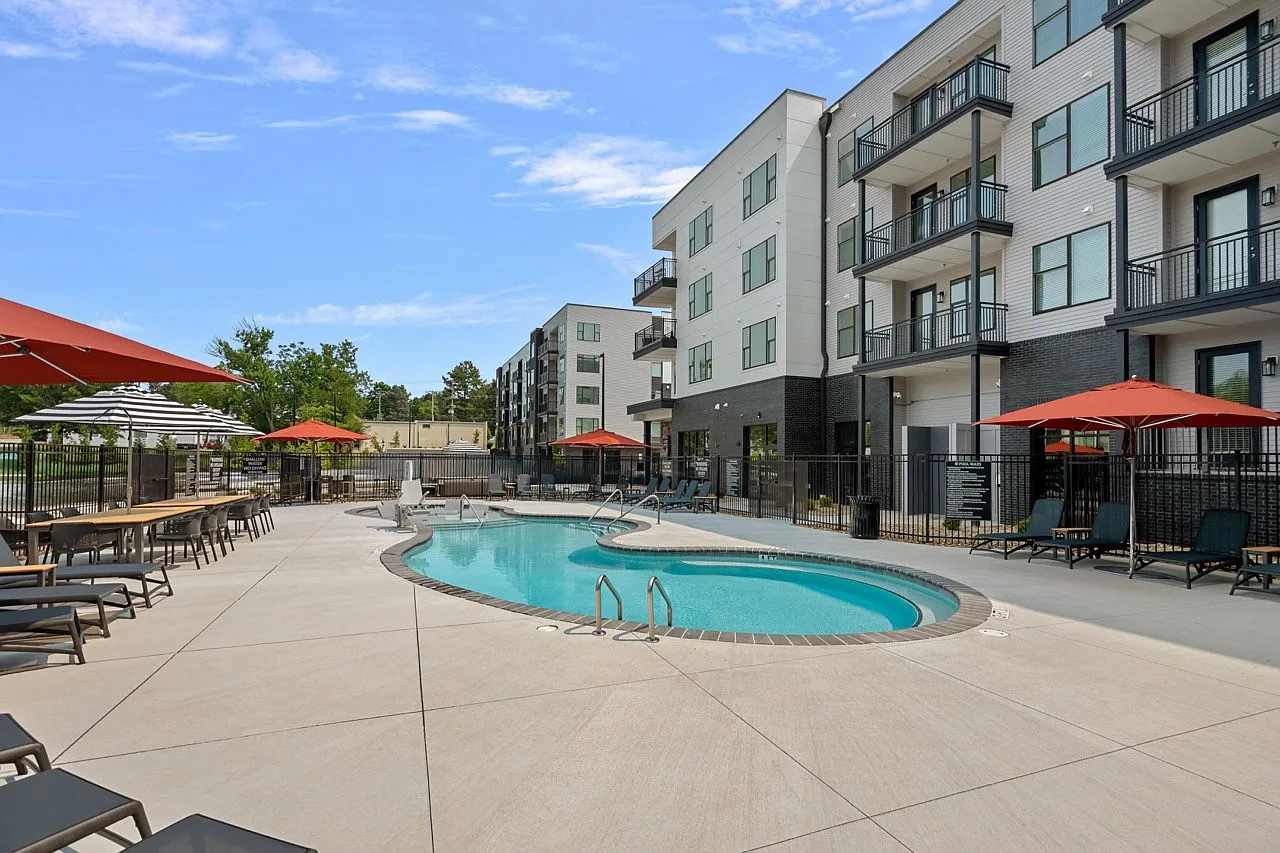 Spring Street Apartments — Photo 2