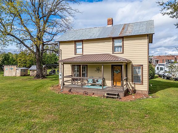 3rd image of 483 Store Hill Rd