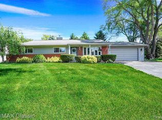 24060 Glen Ridge Ct, Novi, MI 48375