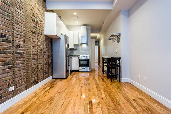 Rented by Nooklyn NYC LLC | media 29