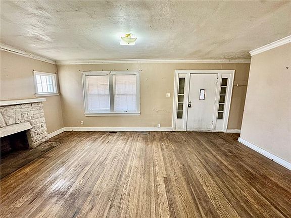 3rd image of 1400 E 77th Ter