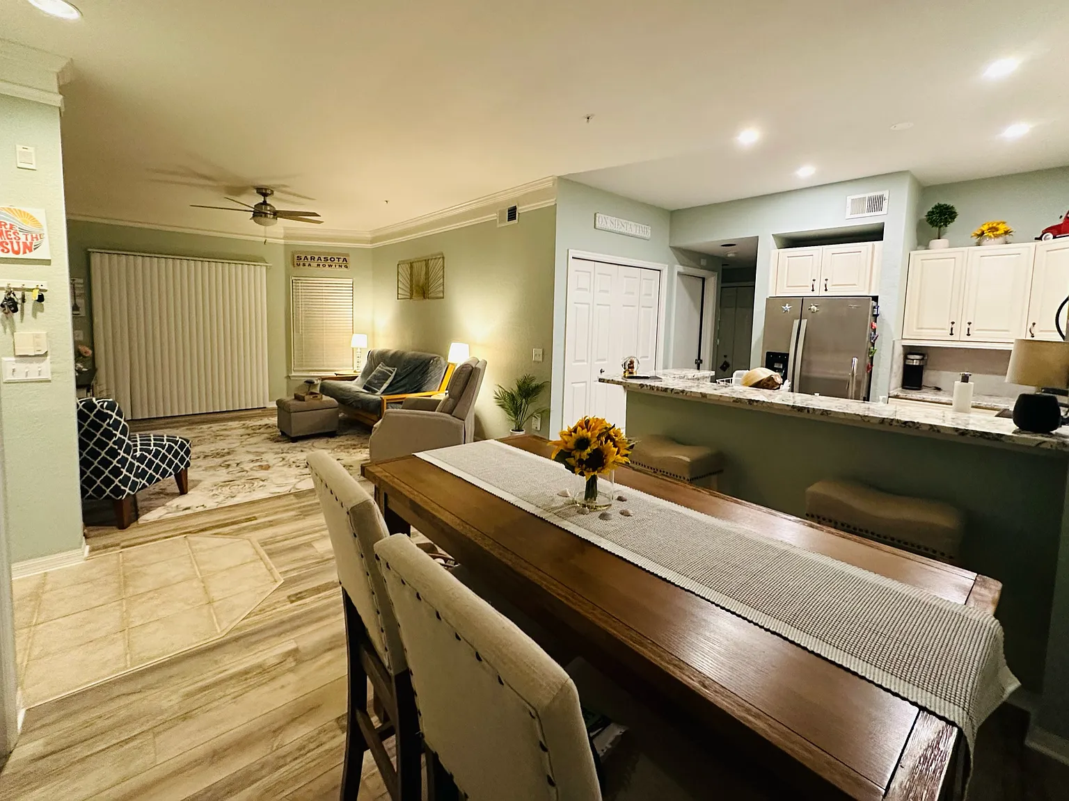 2 bed, 1.5 bath, 1116 sqft, $2,000 — Photo 3
