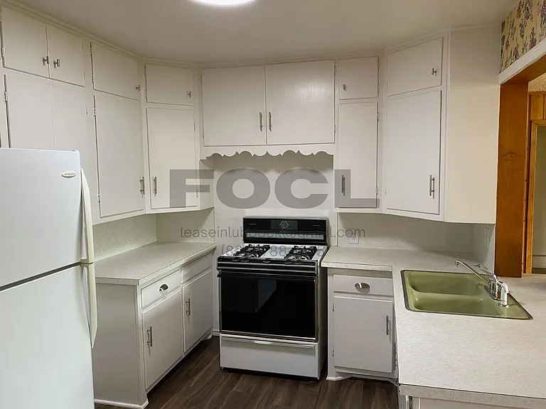3112 33rd St — Photo 3