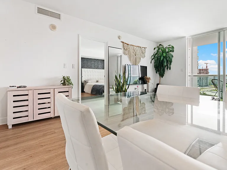 1800 N Bayshore Dr #1604 — Photo 7
