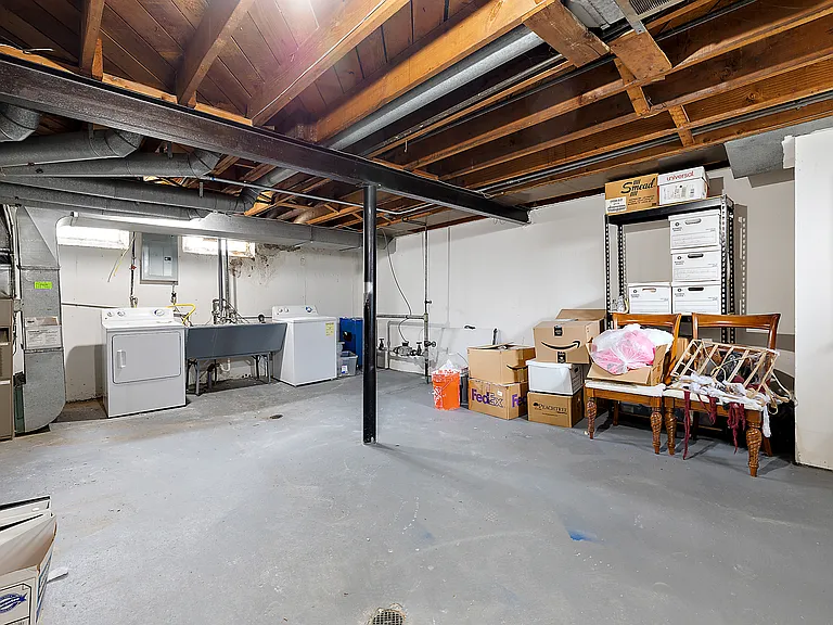 Oak Park Manor Apartments & Townhomes — Photo 22