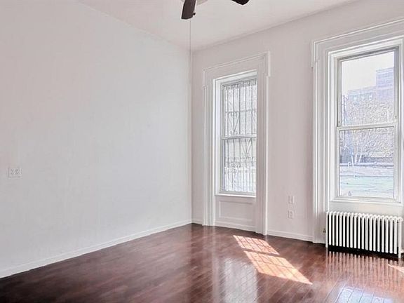 3rd image of 132 Lafayette Ave APT 3R